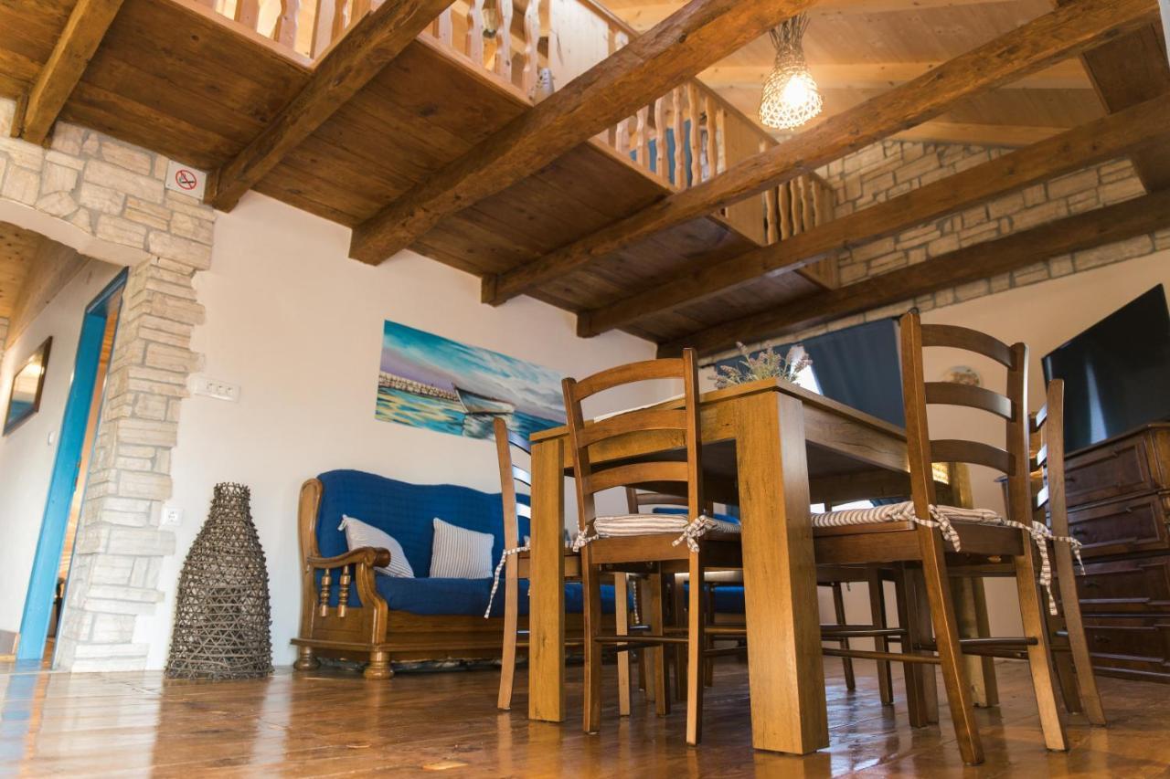 Rustic Apartment Mariva Любач Экстерьер фото