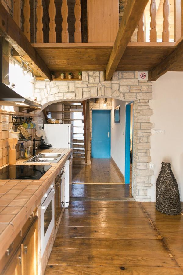 Rustic Apartment Mariva Любач Экстерьер фото