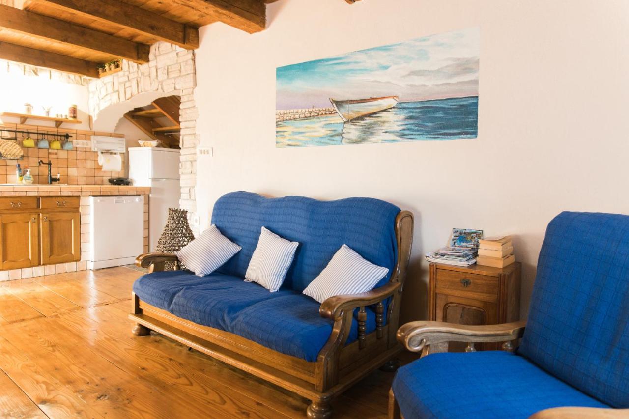Rustic Apartment Mariva Любач Экстерьер фото
