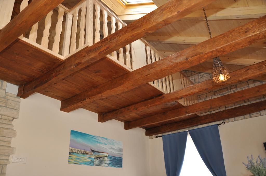 Rustic Apartment Mariva Любач Экстерьер фото